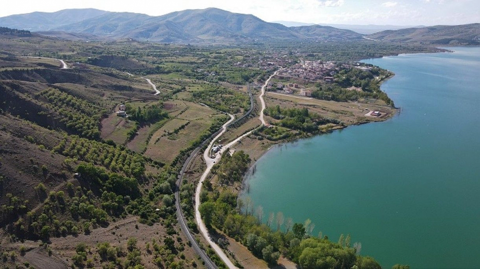 Yeşile bürünen Sivrice muhteşem doğasıyla cezbediyor