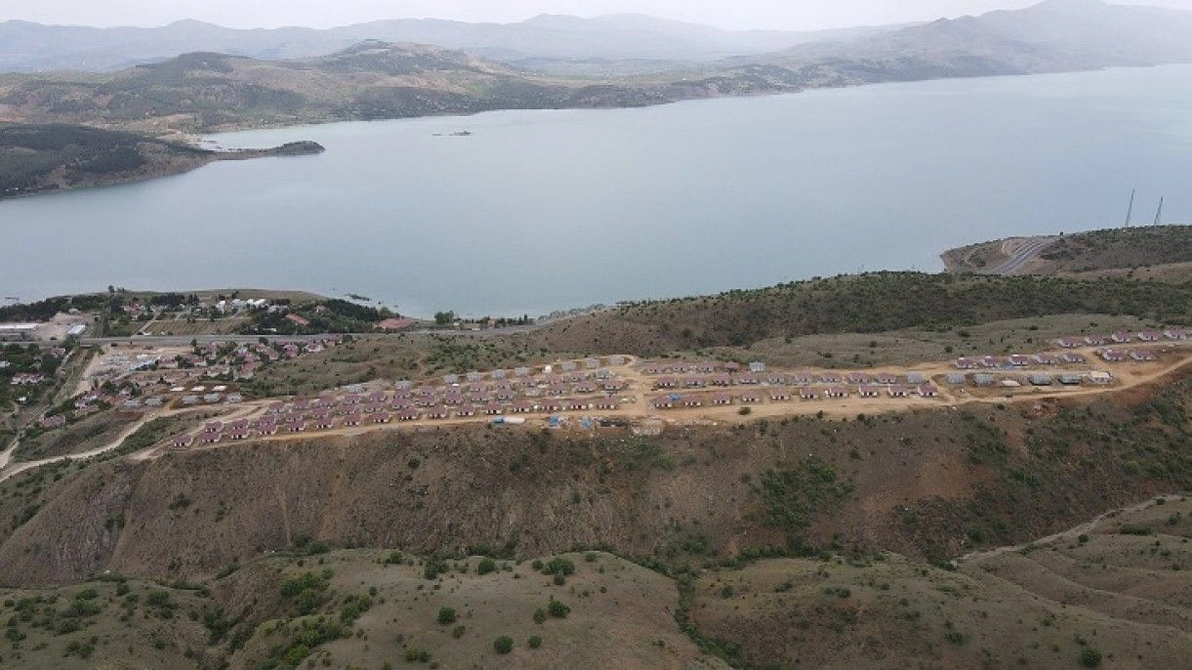 Elazığ'ın 300 köyünde, çelik konutlar yükseliyor