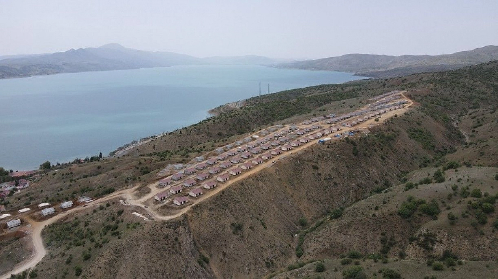 Elazığ'ın 300 köyünde, çelik konutlar yükseliyor