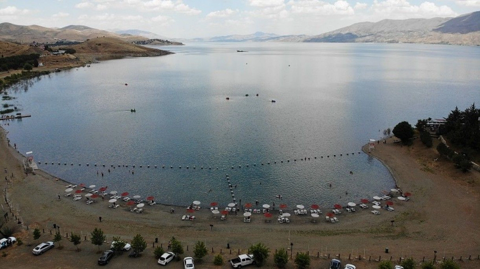 Doğunun gizli denizi Hazar Gölü, misafirlerini ağırlamaya başladı