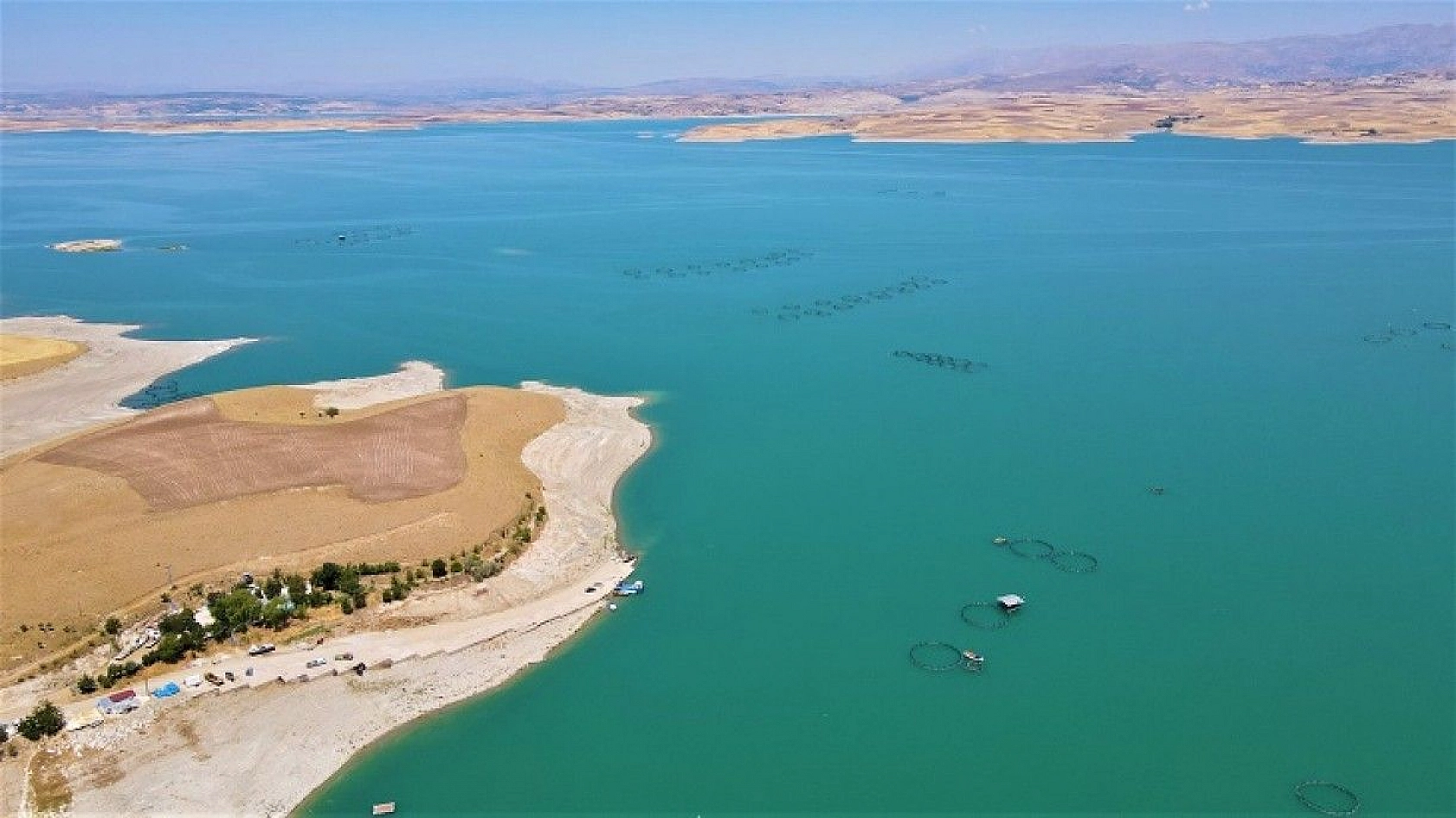 Yarımada konumundaki Elazığ, sualtı flora ve faunasıyla dikkat çekiyor