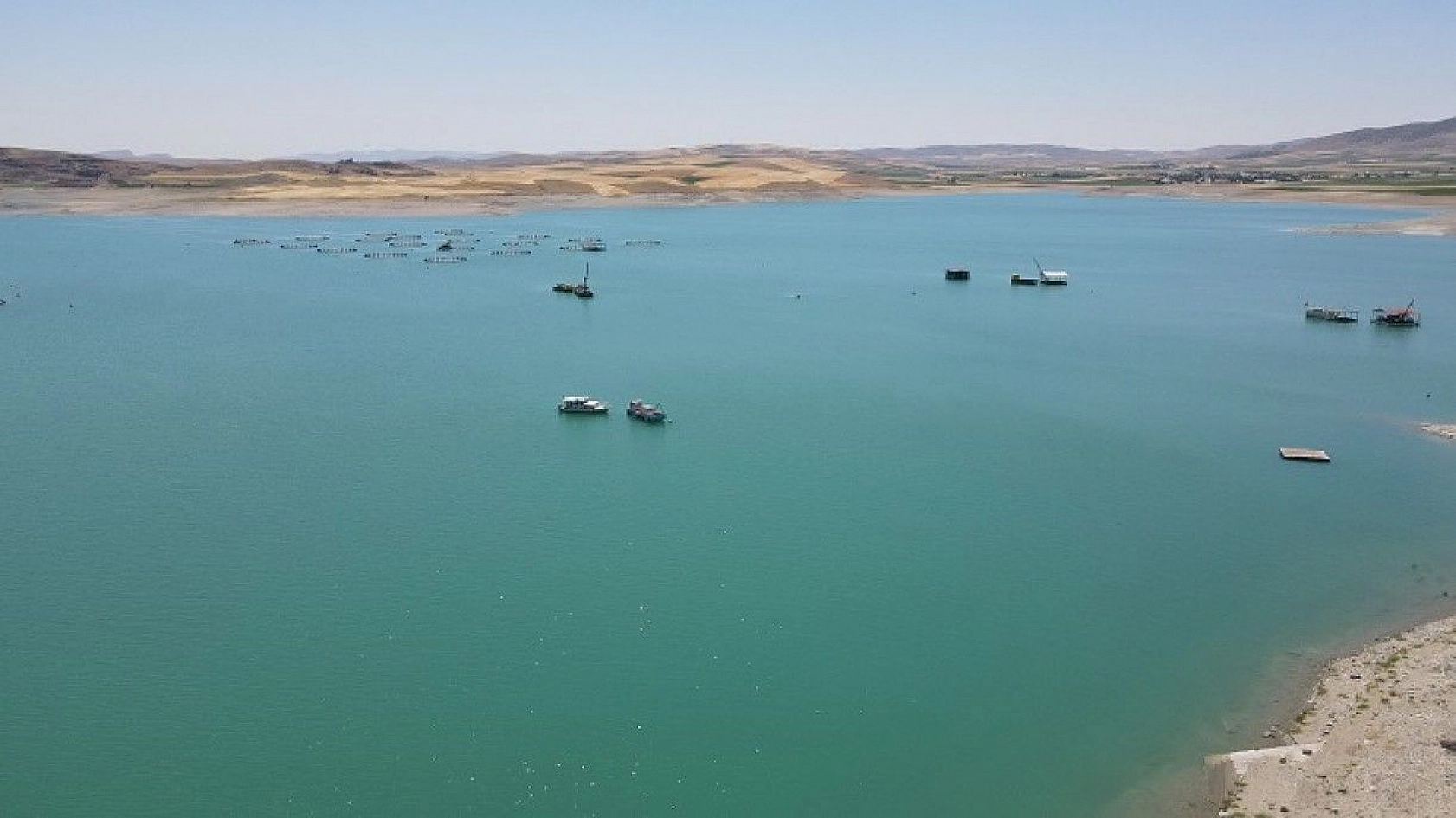 Yarımada konumundaki Elazığ, sualtı flora ve faunasıyla dikkat çekiyor