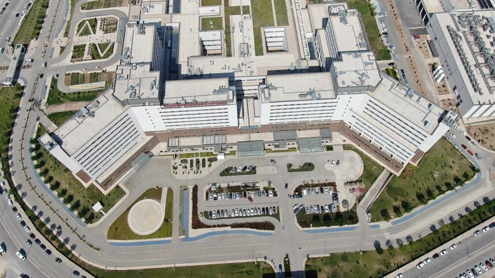 Elazığ Fethi Sekin Şehir Hastanesi, deprem ve pandemide hem şehrin hem de bölgenin lokomotifi oldu