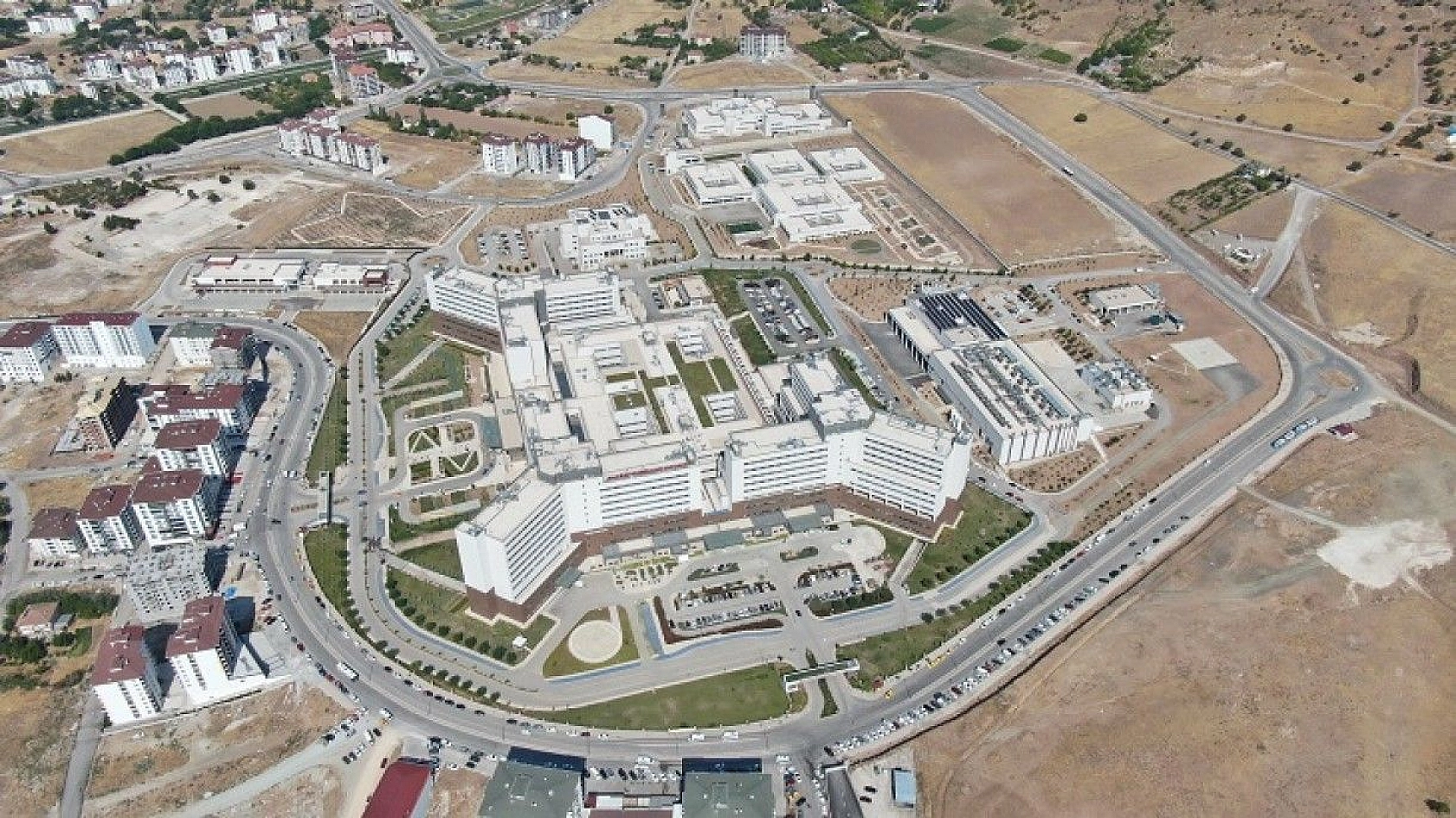 Elazığ Fethi Sekin Şehir Hastanesi, deprem ve pandemide hem şehrin hem de bölgenin lokomotifi oldu