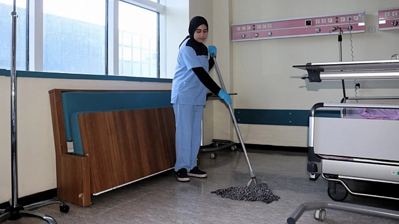 İş arayanlara müjde! Kamu hastanelerine mülakatsız personel alımı başladı