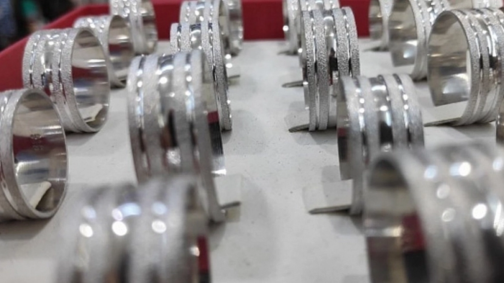 Yatırımcılar dikkat! Gümüş tarihi rekor kırdı