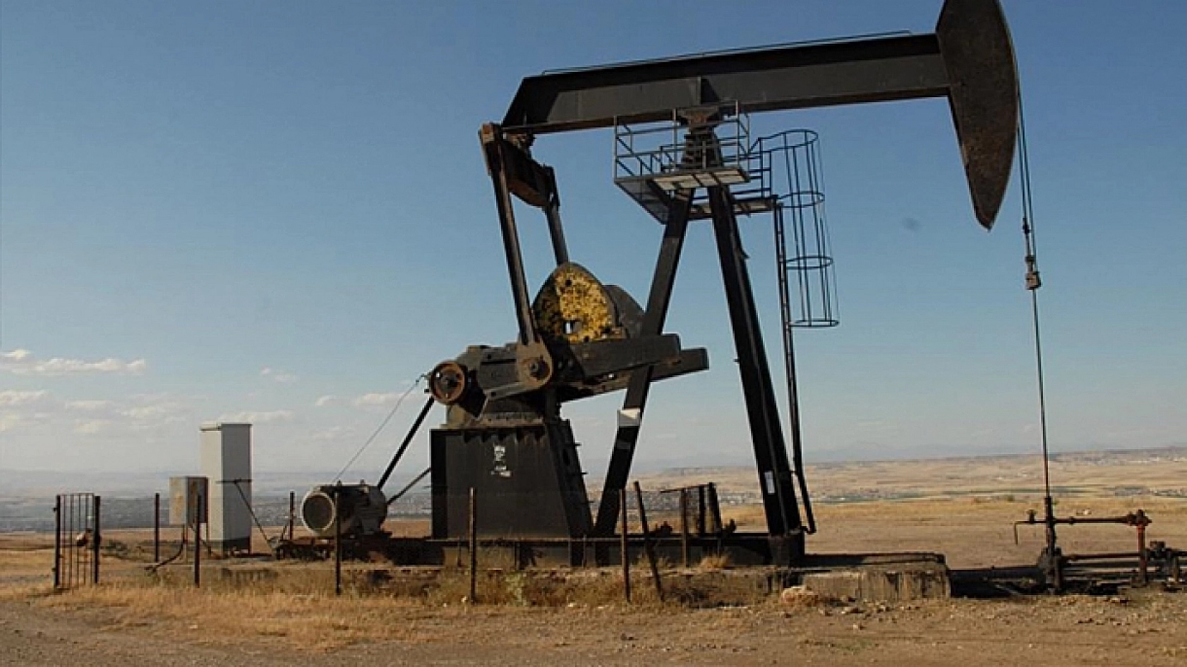 Petrol fiyatlarındaki düşüş Elazığlıların yüzünü güldürecek