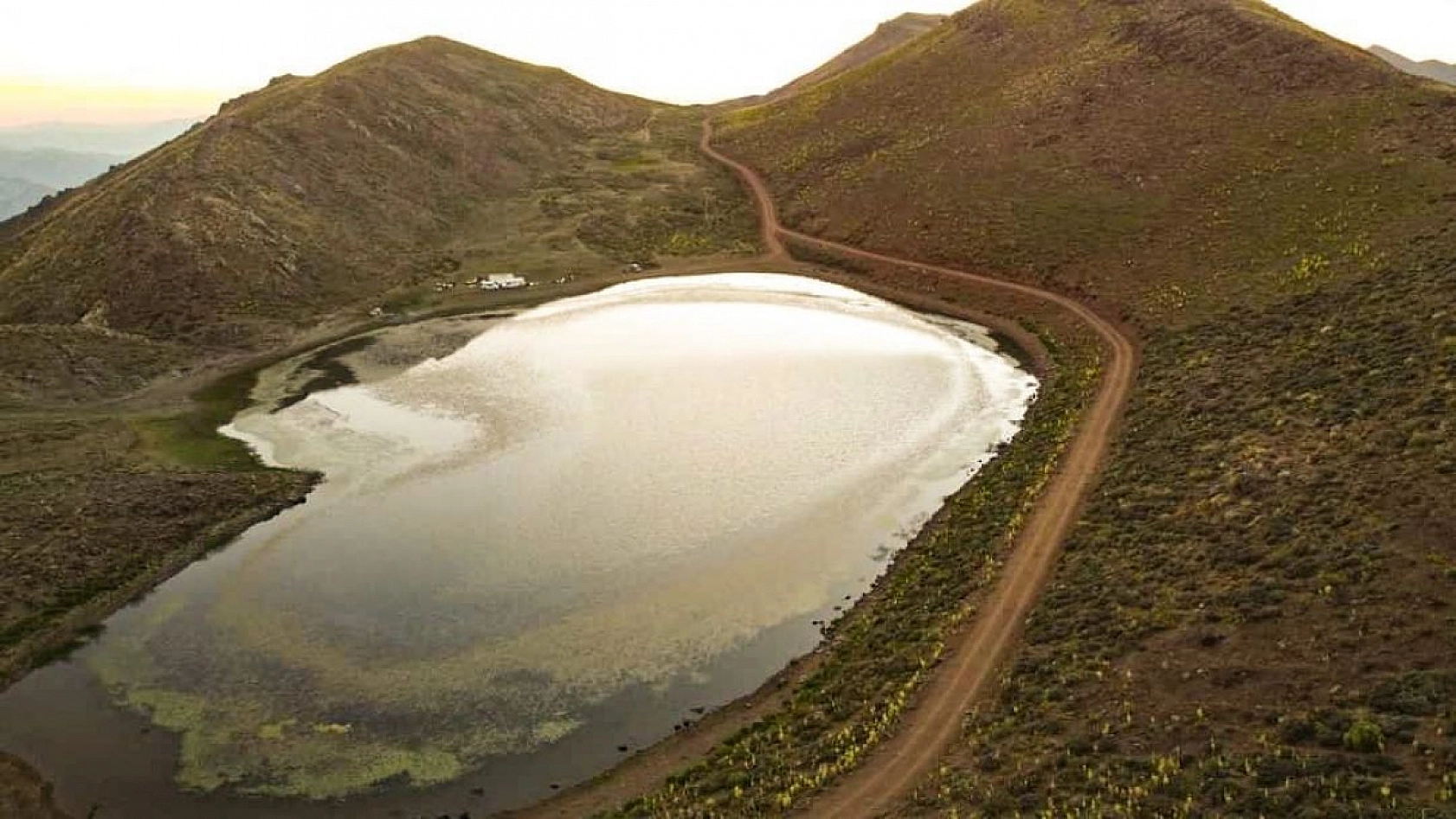Kalp şeklindeki Gerendal gölü büyük ilgi görüyor