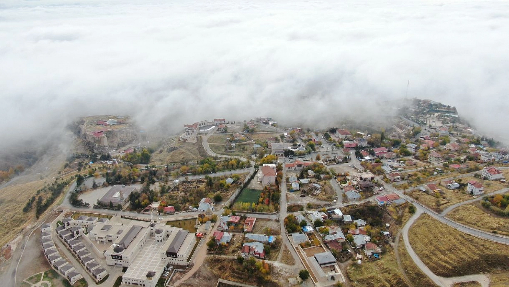 Elazığ sis denizinde kayboldu, ortaya kartpostallık görüntüler çıktı
