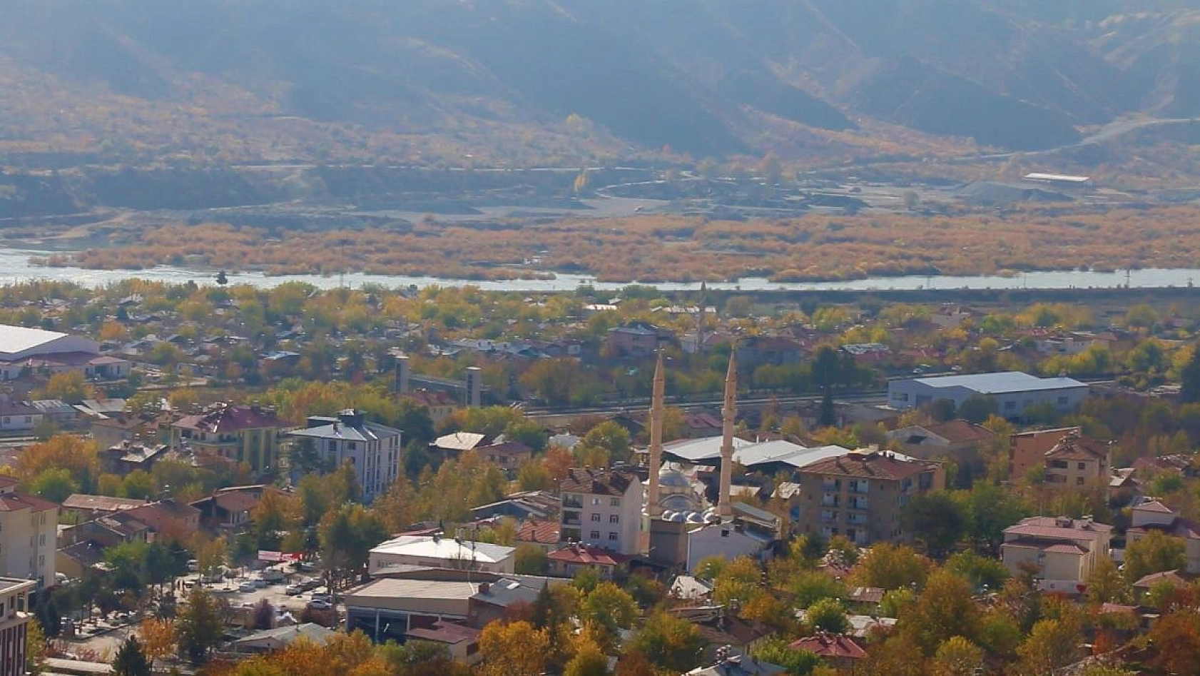 7 bin yıllık Palu ilçesi, ihtişamı ile yıllara meydan okuyor