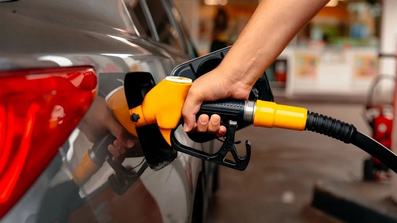 Elazığ'a güzel haber 2025'in ilk akaryakıt indirimi bu gece geliyor!