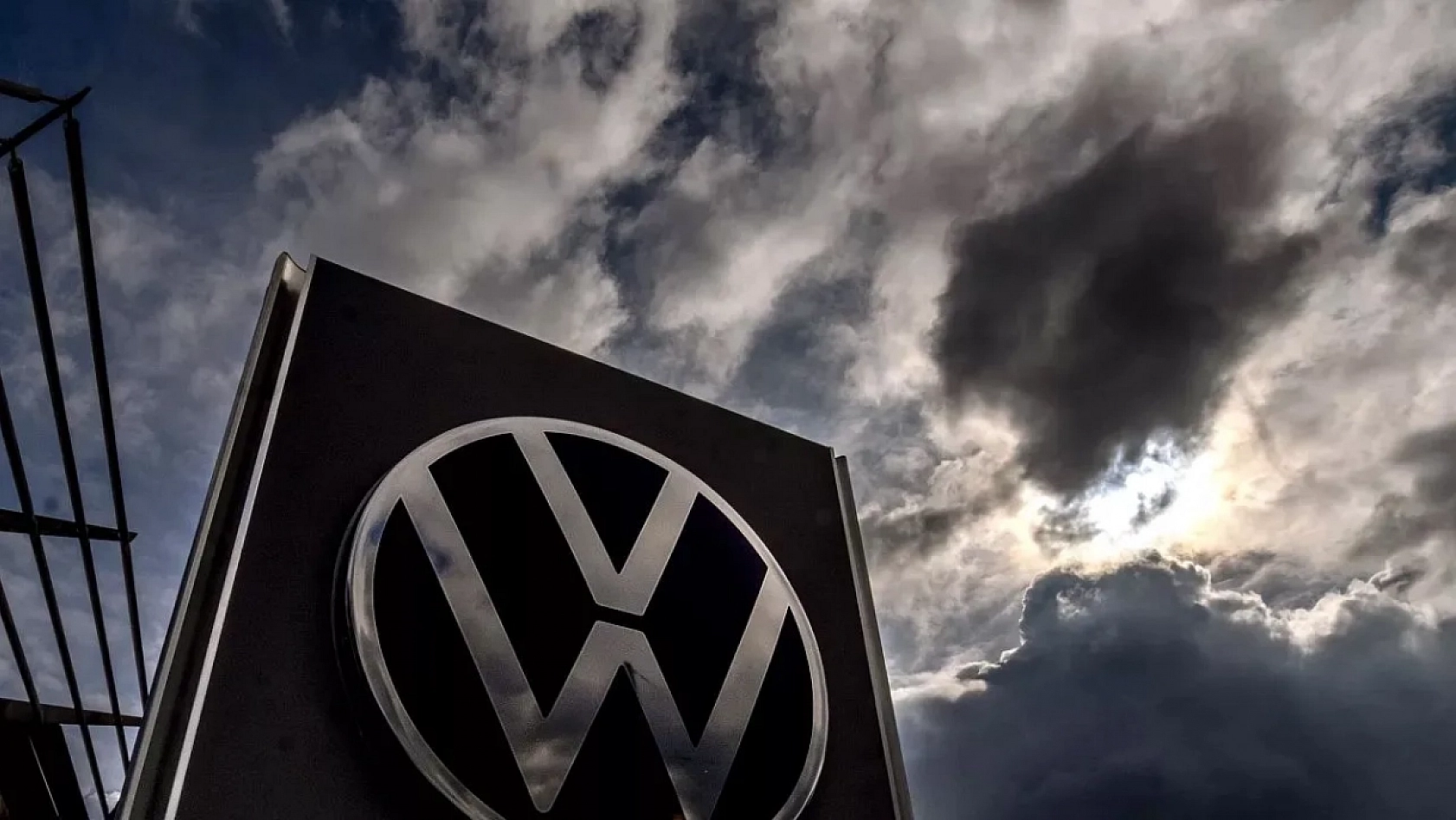 Volkswagen batacak! Yeni elektrikli otomobili 800 Bin TL