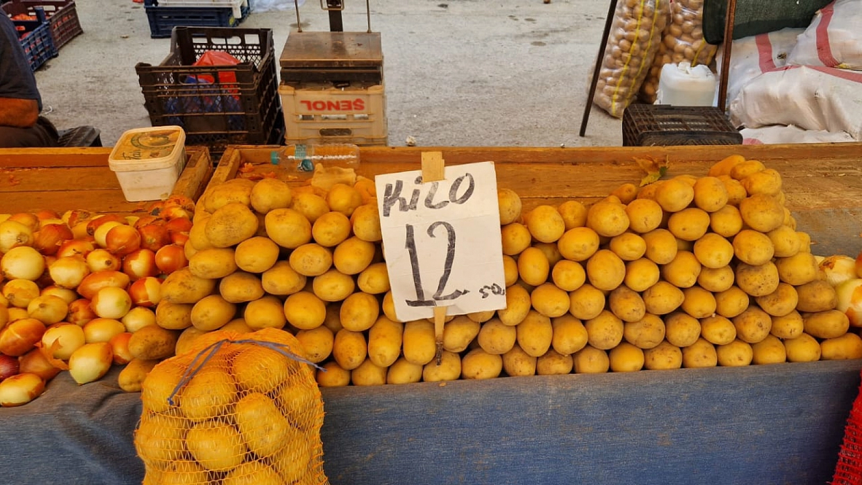 Elazığ'da haftanın ilk gününde pazar fiyatları ne durumda?