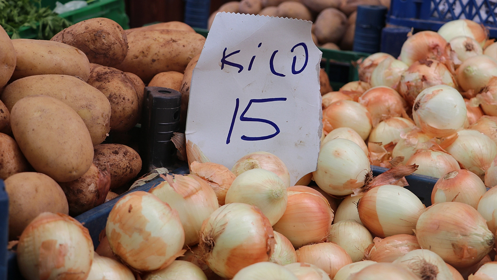 Ürünler neredeyse bedava, pazarda müşteri yok