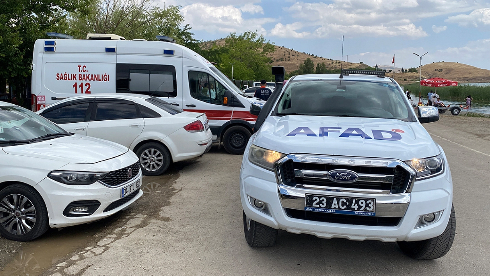 Hazar Gölü'nde faciadan dönüldü: Gezi teknesi battı, 7 kişi son anda kurtarıldı