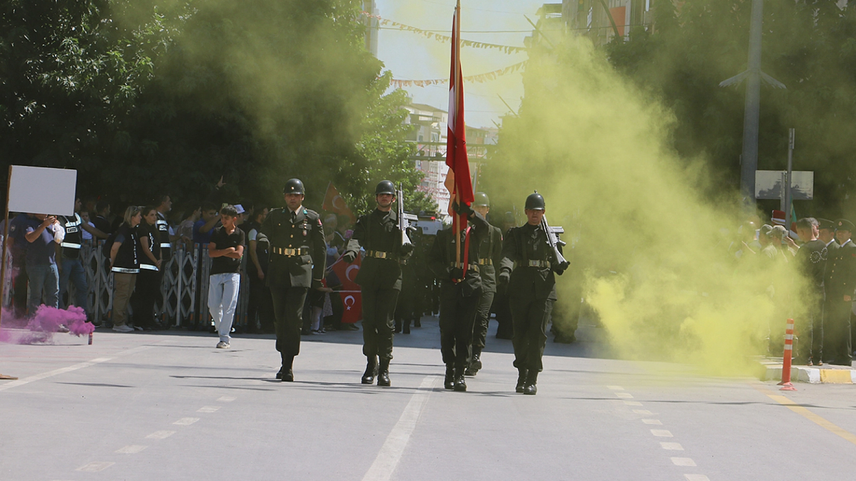 Elazığ'da Zafer Bayramı Coşkusu!