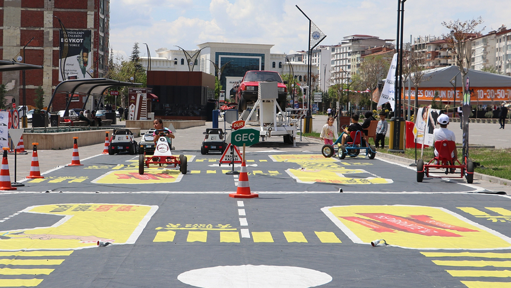 Elazığ'da Trafik Haftası coşkuyla kutlandı