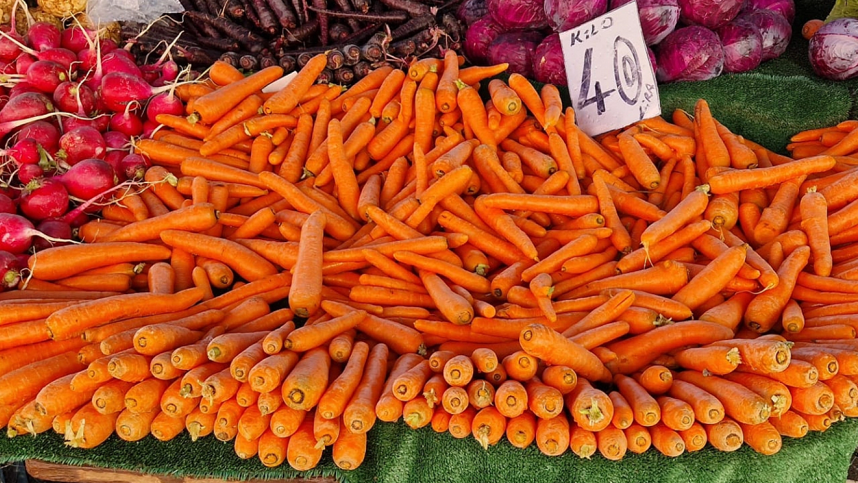 Elazığ'da turşu sezonu başladı: İlk mahsuller tezgahlarda
