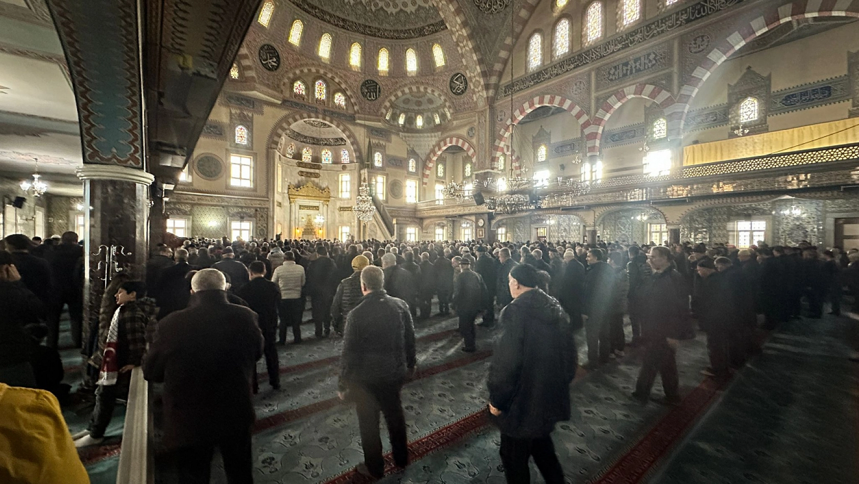 Elazığ'da görenleri duygulandıran anlar...