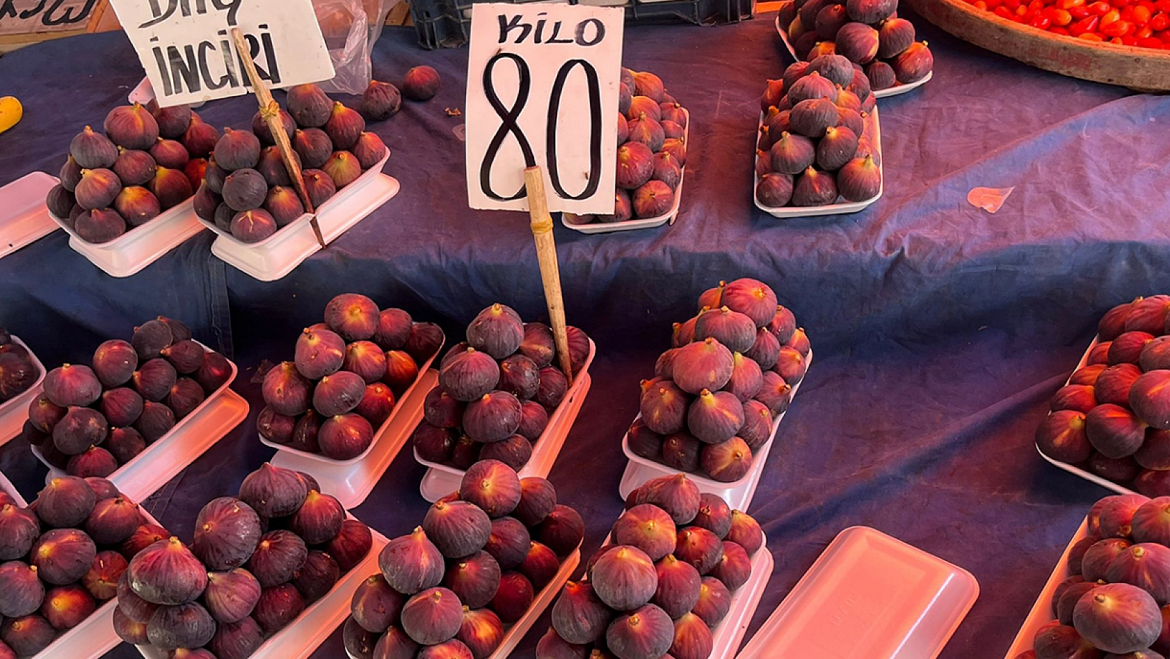 Elazığ'ın pazartesi pazarında güncel sebze-meyve fiyatları