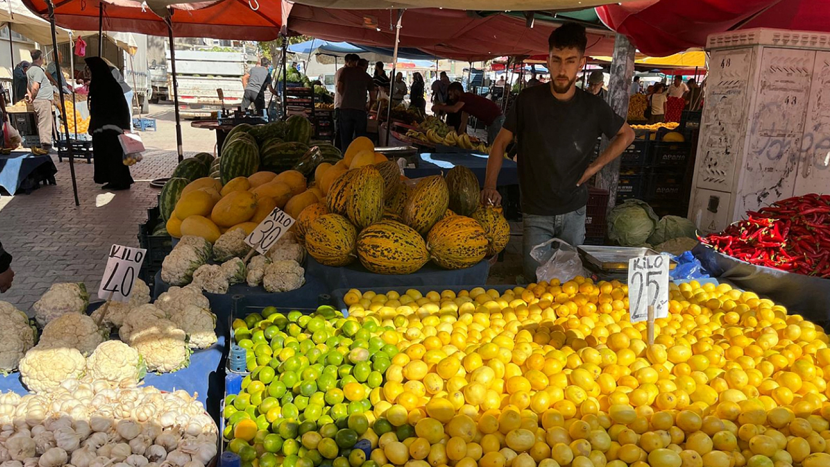 Elazığ'ın salı pazarında güncel sebze-meyve fiyatları