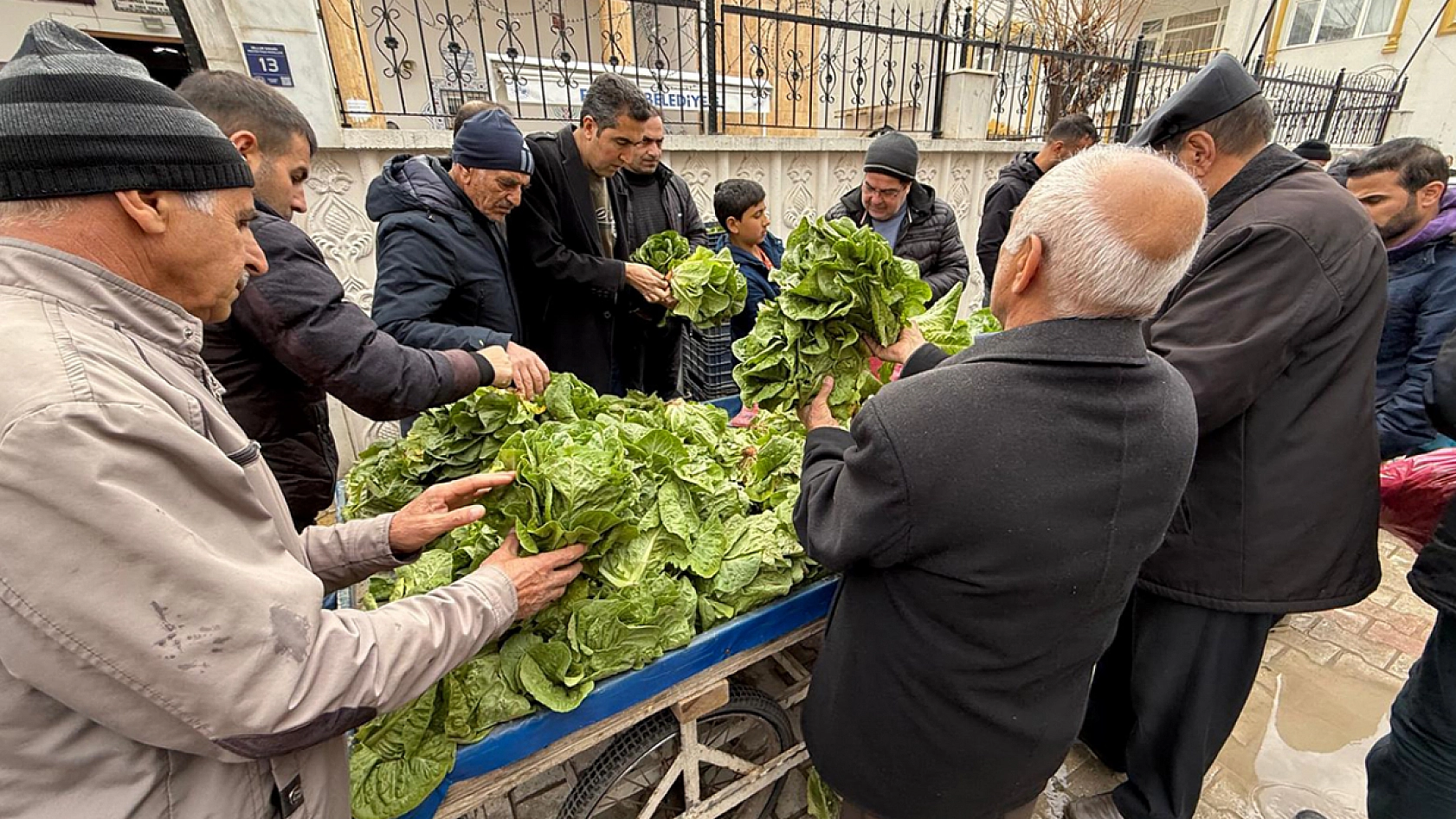 Elazığ'da tanesini 10 liraya sattı dakikalar içinde tükendi