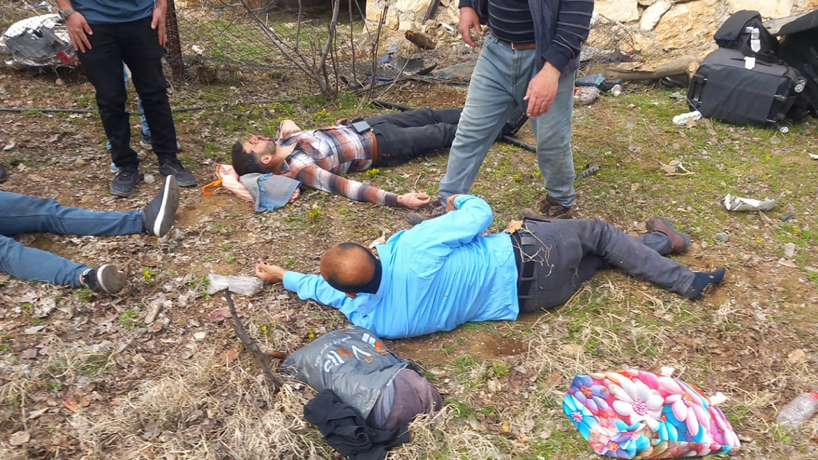 Elazığ'da korkutan kaza otomobil şarampole uçtu 4 yaralı