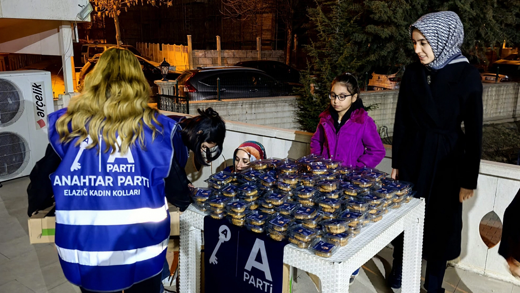 Başkan Ercan, Kadir gecesinde vatandaşlarla buluştu