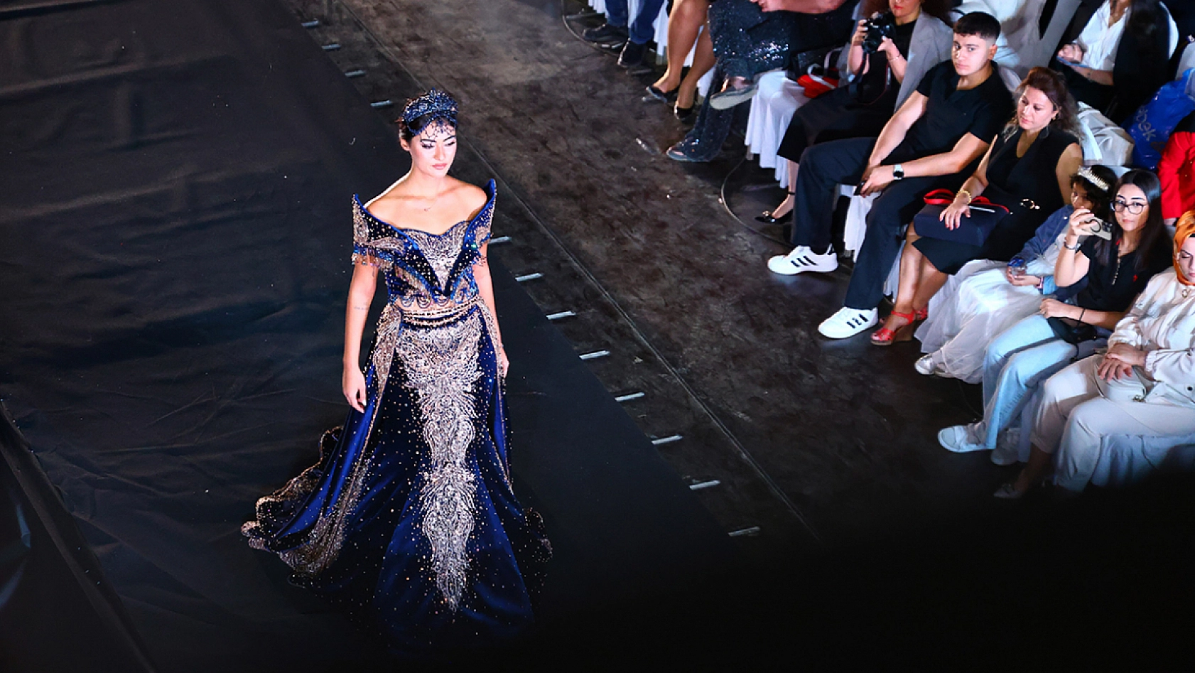 Tunceli'de Türkiye'nin ilk feribot defilesi: 'Kaleden podyuma, bir Pertek rüyası'