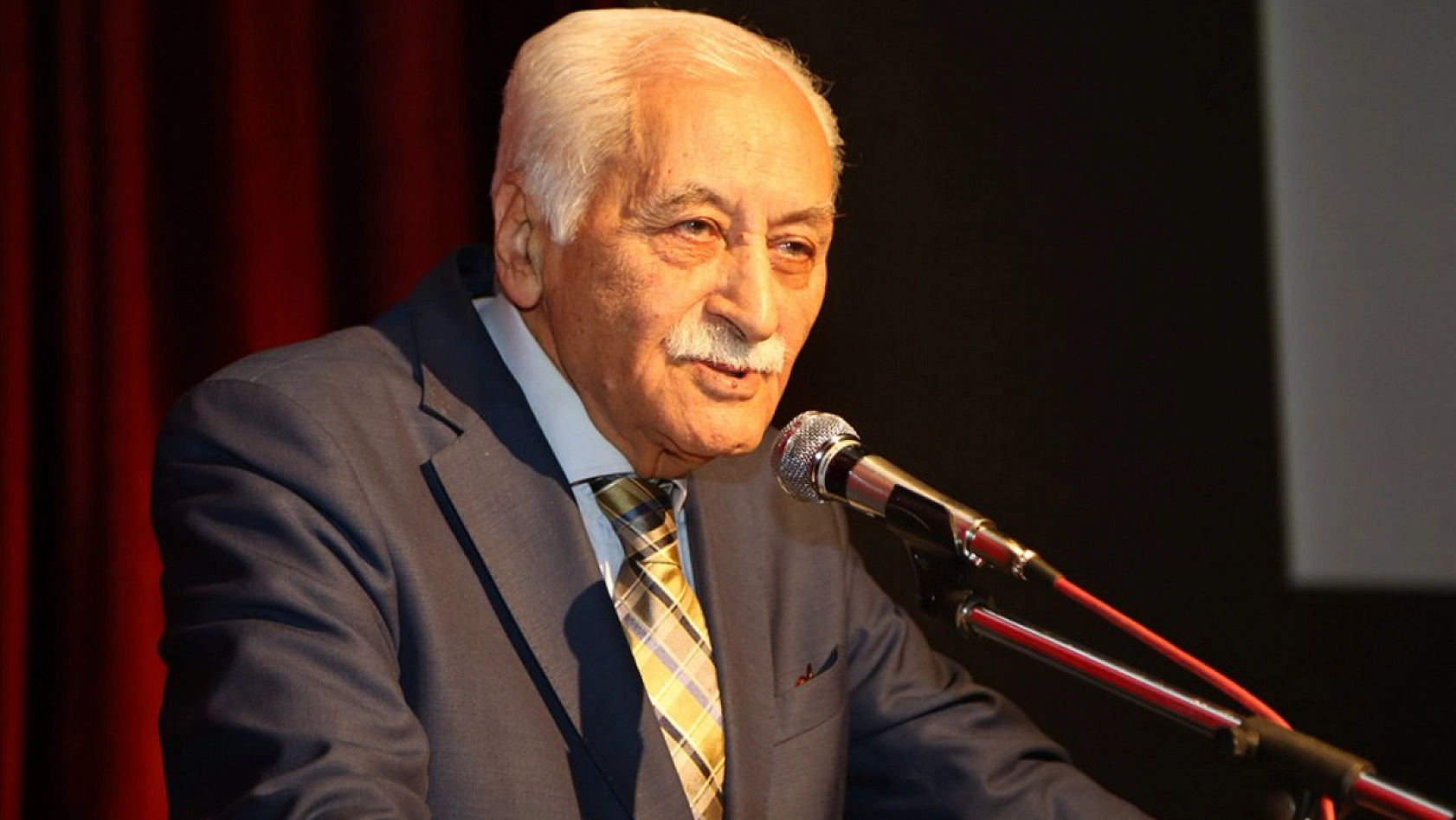 Anadolu ve Türk Dünyasına Gönül verdi: Yavuz Bülent Bakiler kimdir?