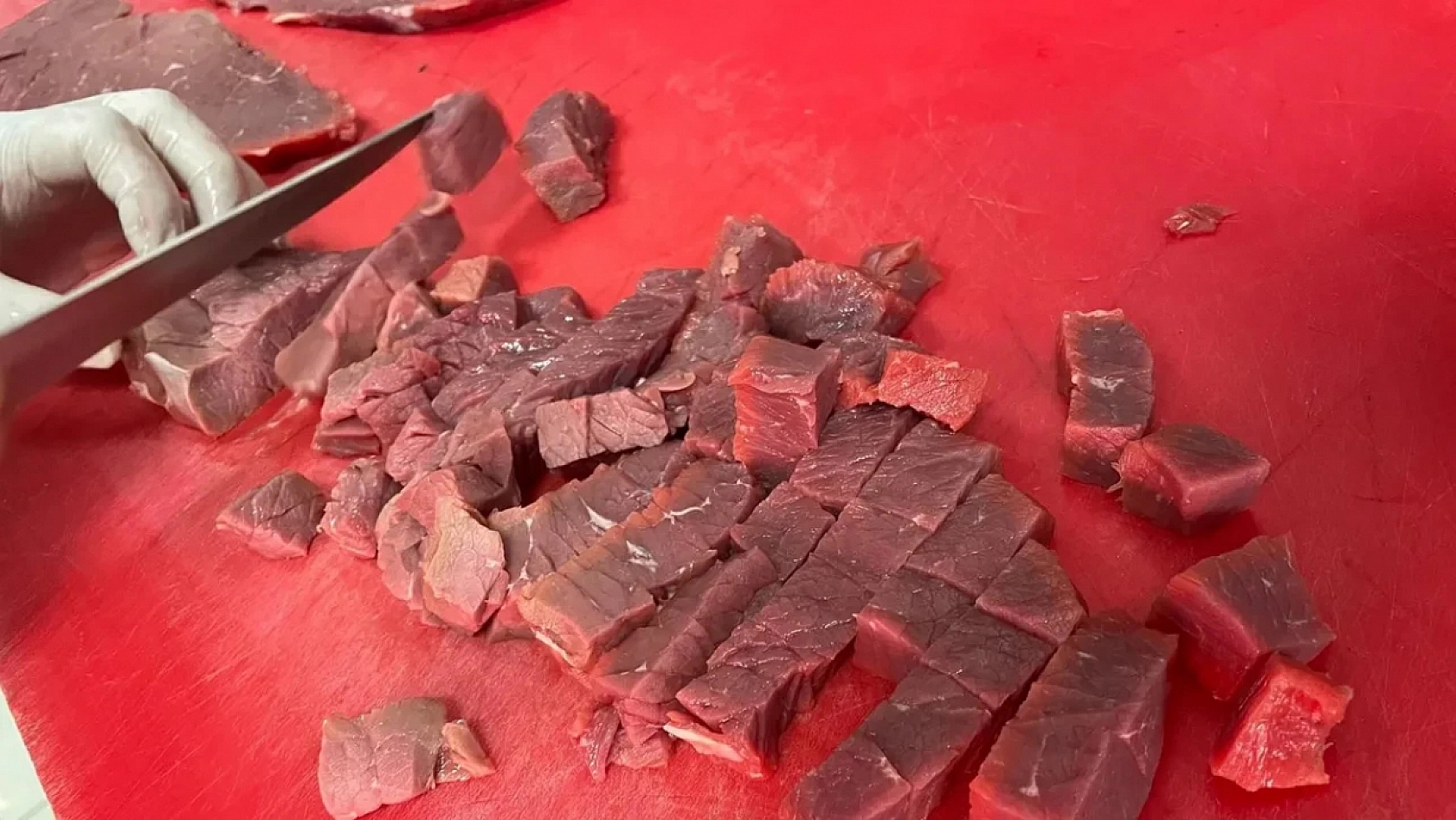 Besi hayvanlarındaki bolluk et fiyatlarını aşağı çekiyor