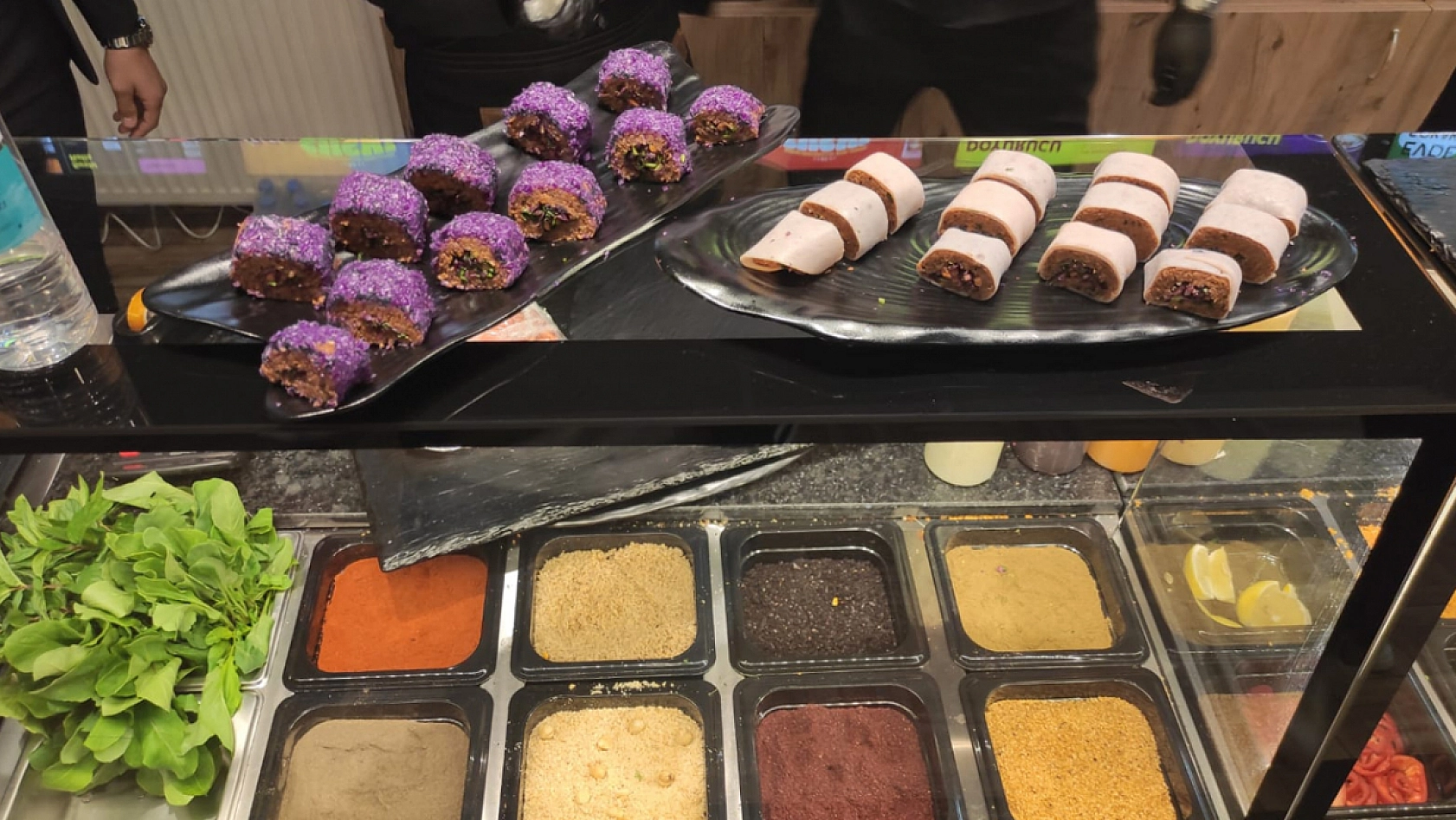 Biberzade Elazığ'da hizmete girdi: 20 çeşit suşi çiğköfte ile Elazığ'da bir ilk!