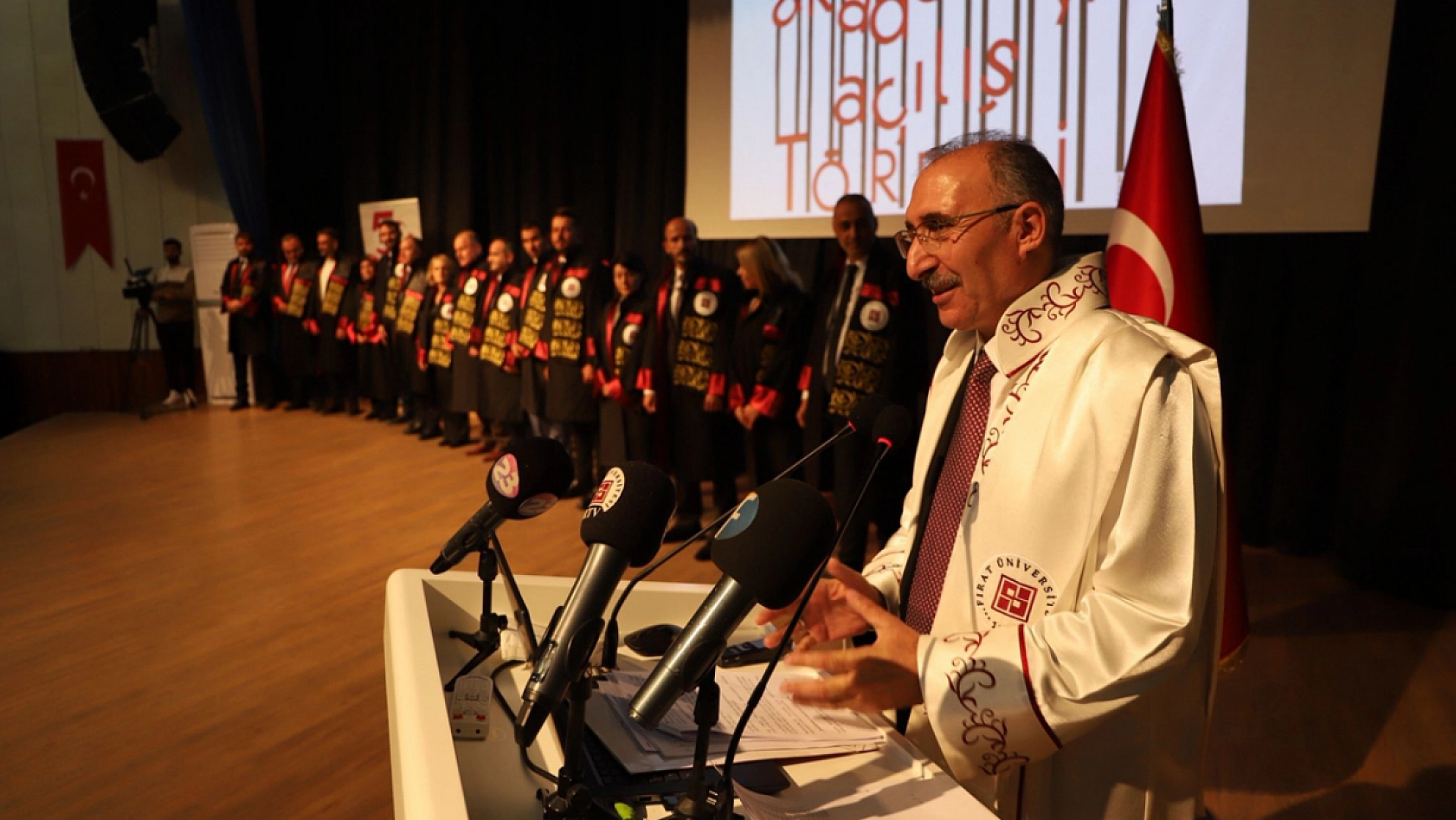 Fırat Üniversitesi 2025-2026 akademik yılı açılış töreni yapıldı