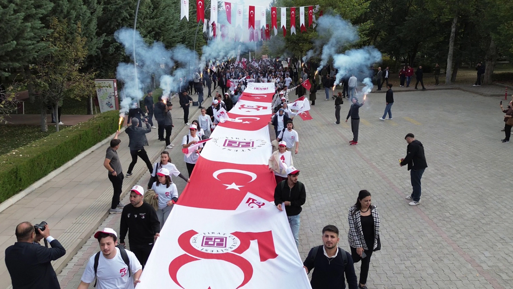 Fırat Üniversitesi'nde 50. yıl yürüyüşü coşkuyla gerçekleştirildi