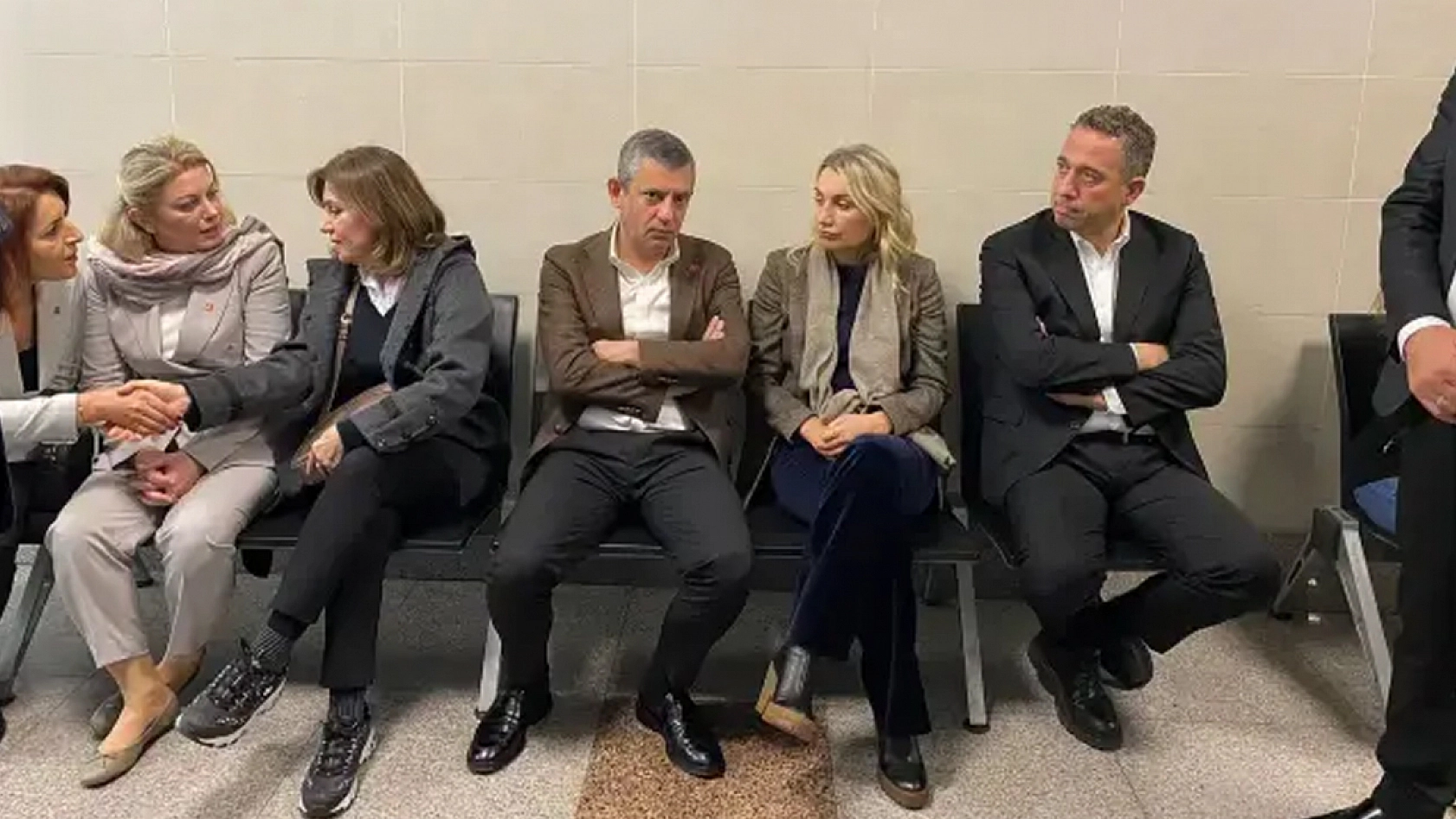 İmamoğlu Çağlayan Adliyesi'ne getirildi: Casusluk iddialarıyla sorgu başlıyor