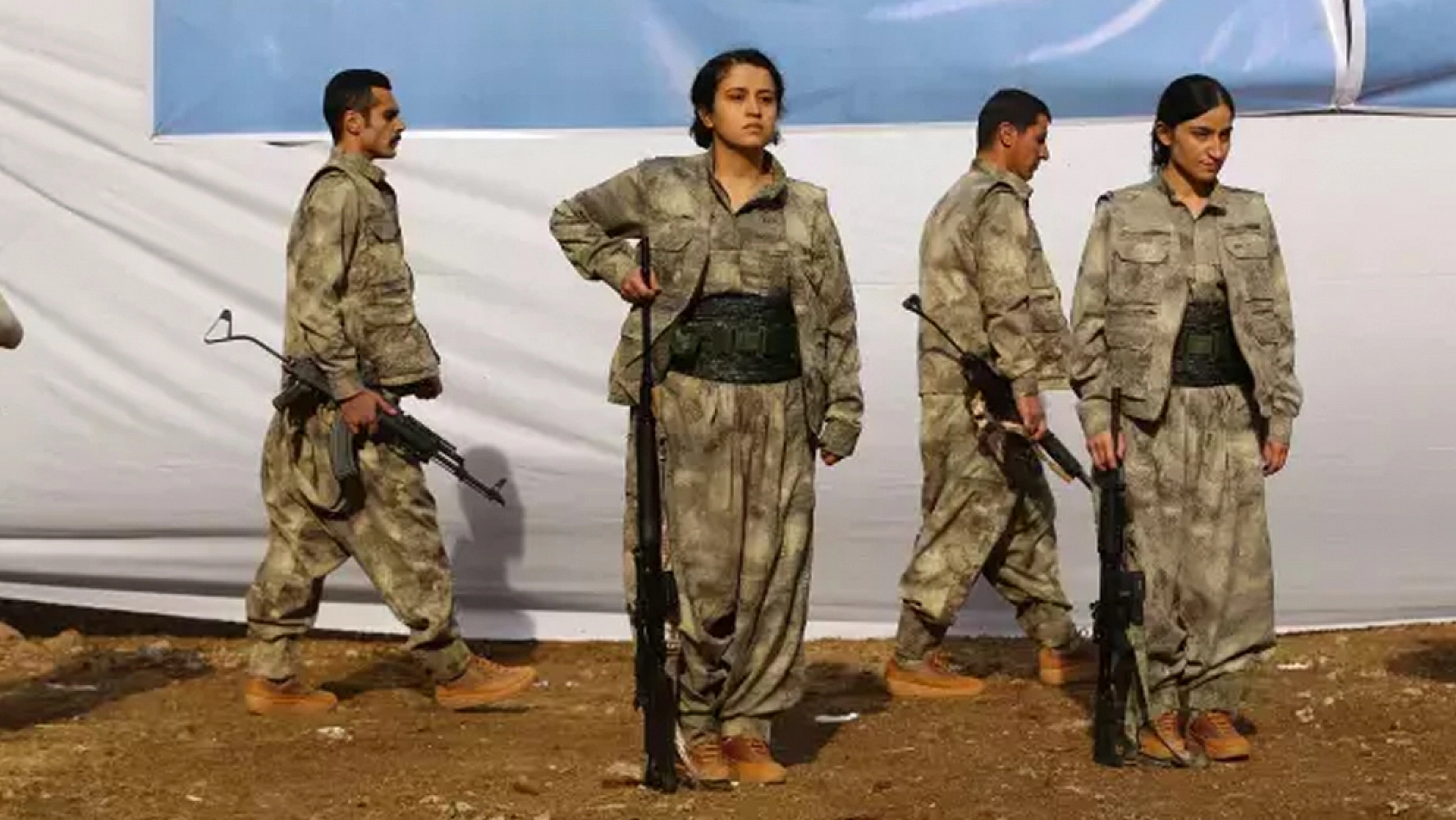 PKK, Türkiye sınırına yakın kamp ve mağaraları boşaltıyor