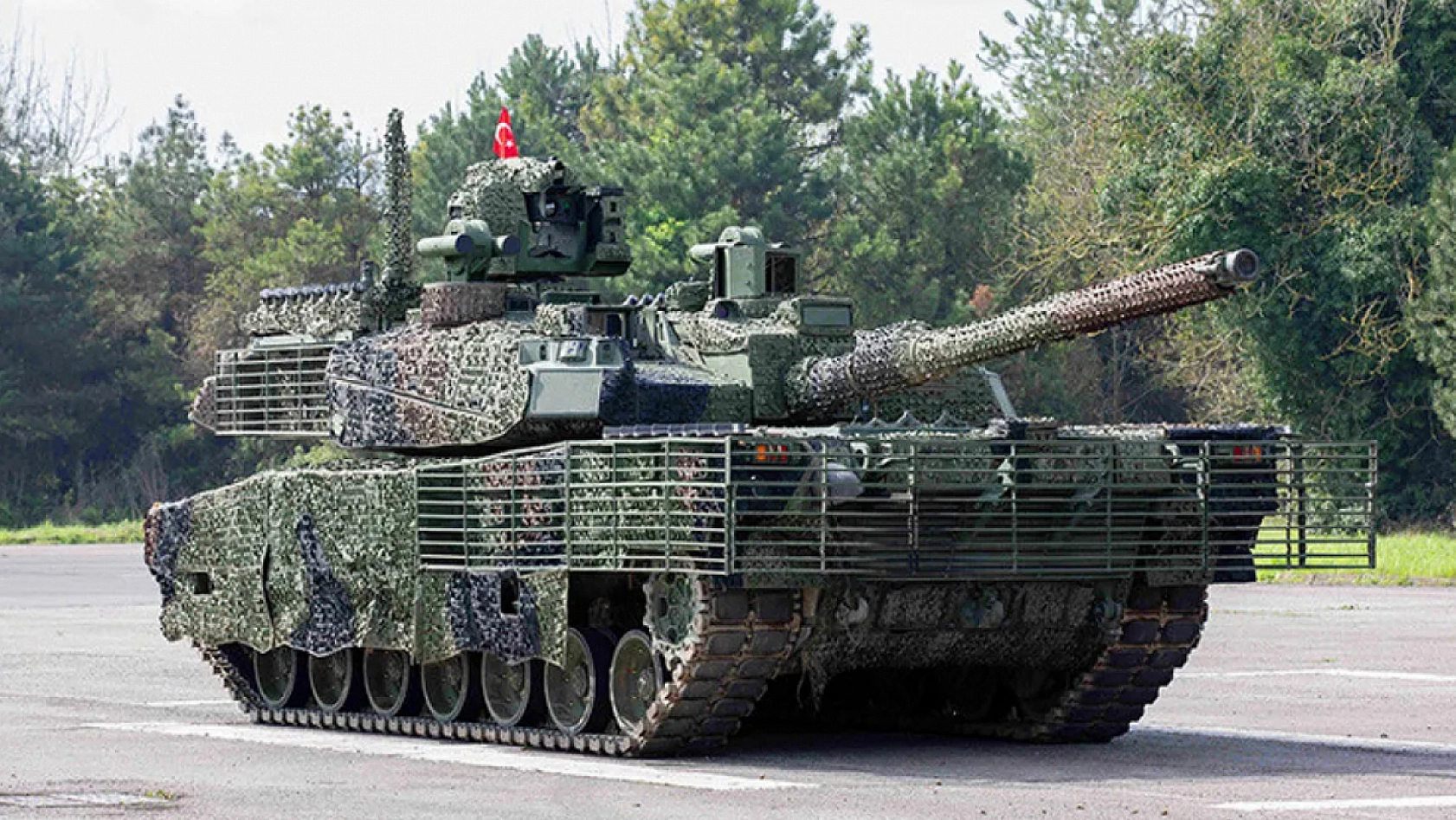 ALTAY sahada: Türkiye'nin yerli tankı TSK envanterine girdi