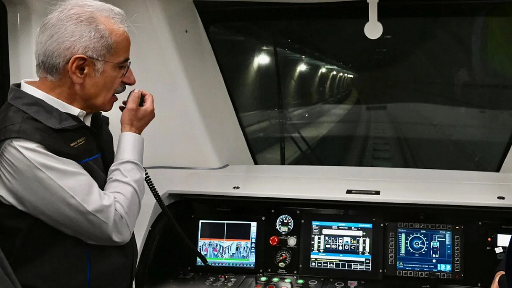 Uraloğlu Halkalı-İstanbul Havalimanı Metro hattında incelemelerde bulundu