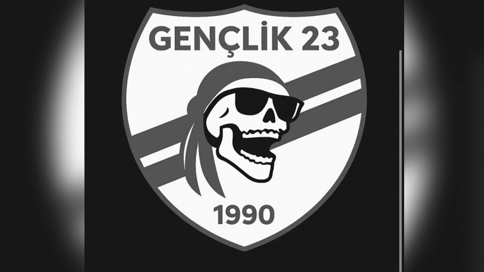 Bordo-Beyazlı camia ayağa kalkıyor