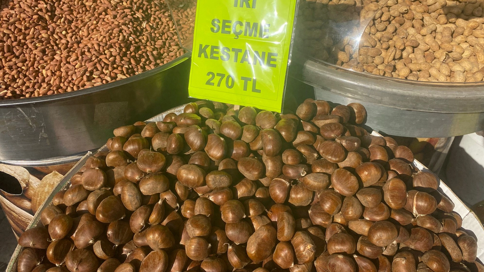 Elazığ'da kışın vazgeçilmez yiyeceği tezgahlardaki yerini aldı