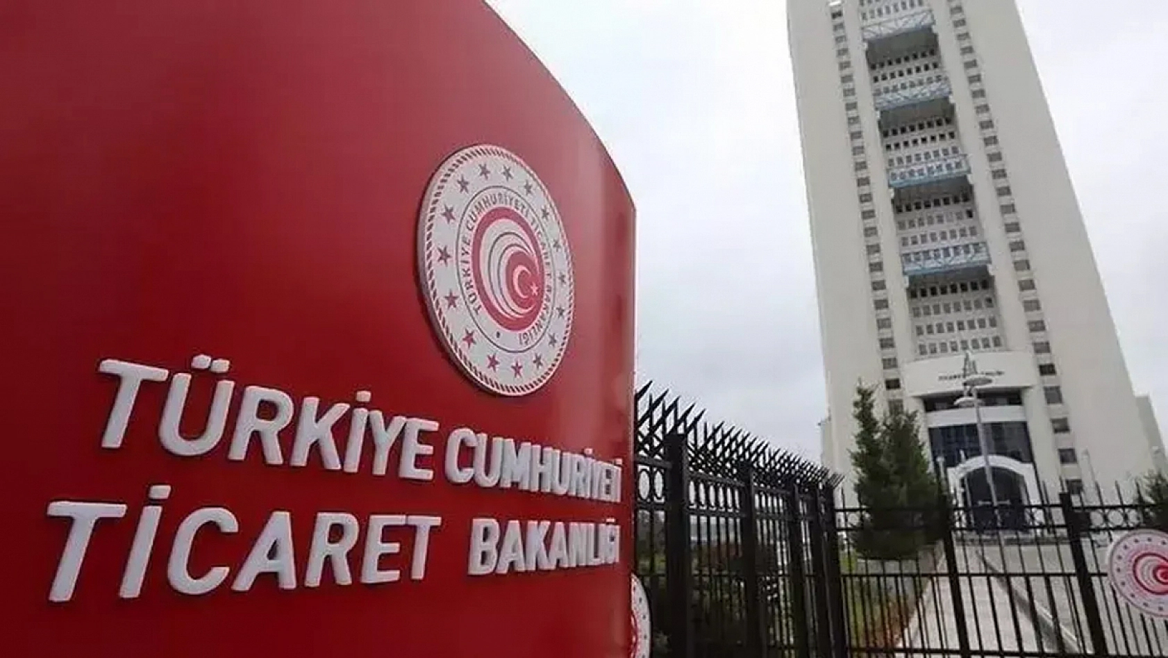 Ticaret Bakanlığı'ndan büyük fırsat: Memur ve sözleşmeli personel alımı başlıyor!