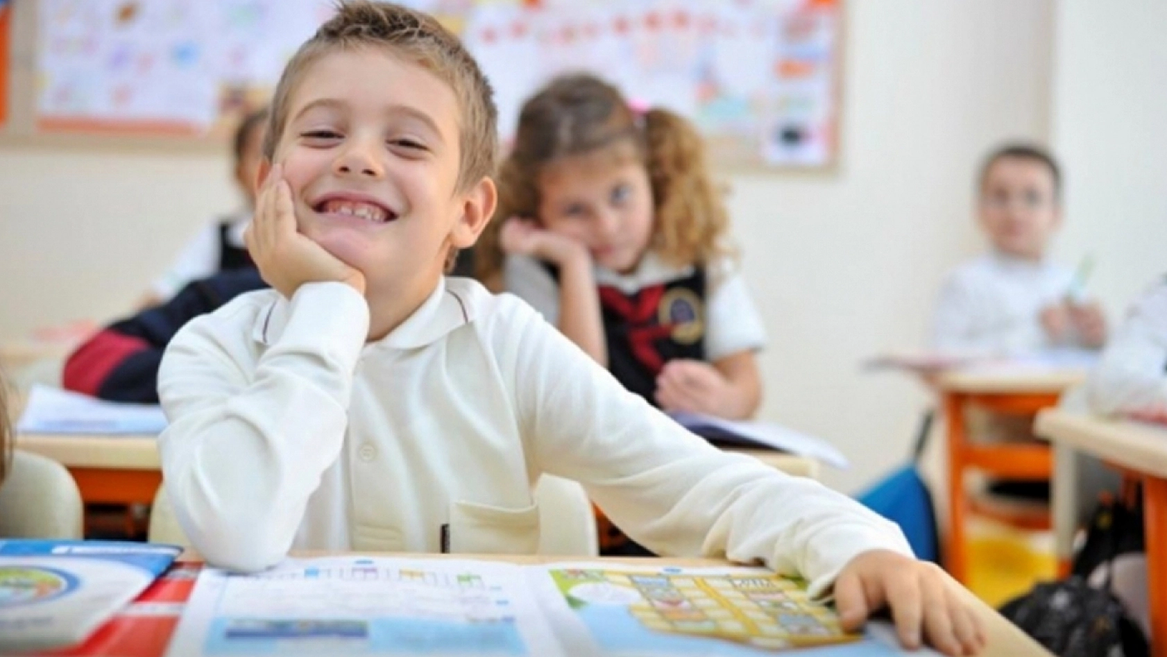 MEB'ten kritik karar: Sınıflarda yaş farkı tarihe karışıyor