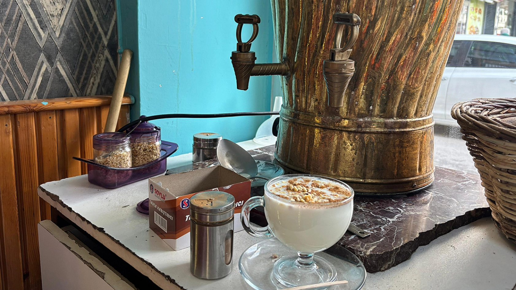 Elazığ'da kışın vazgeçilmezi Salepe yoğun ilgi