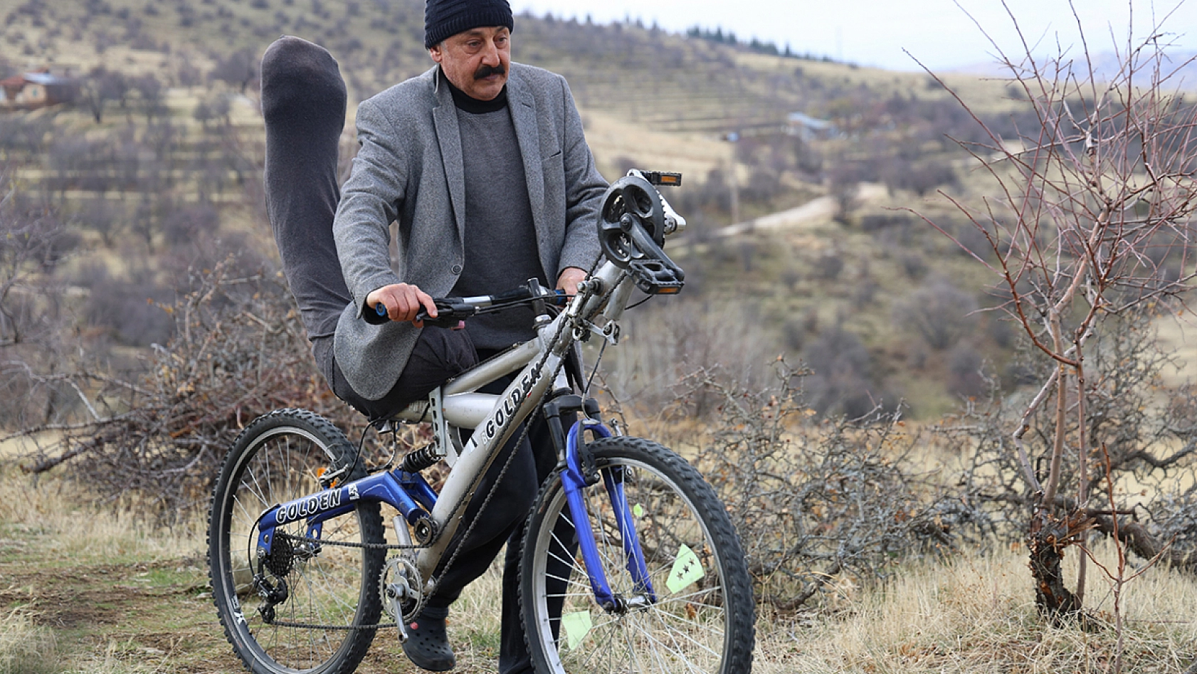 Sokakta gören duruyor! Elazığ'da gizemli tasarım