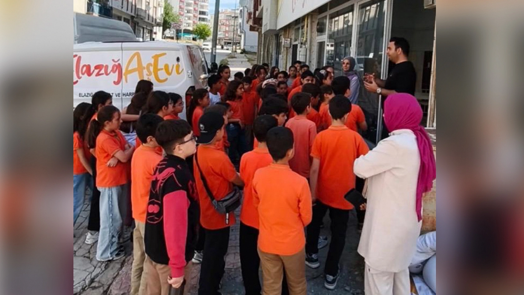 Koç İlkokulu'ndan 'çorbanda benim de tuzum olsun' projesine destek