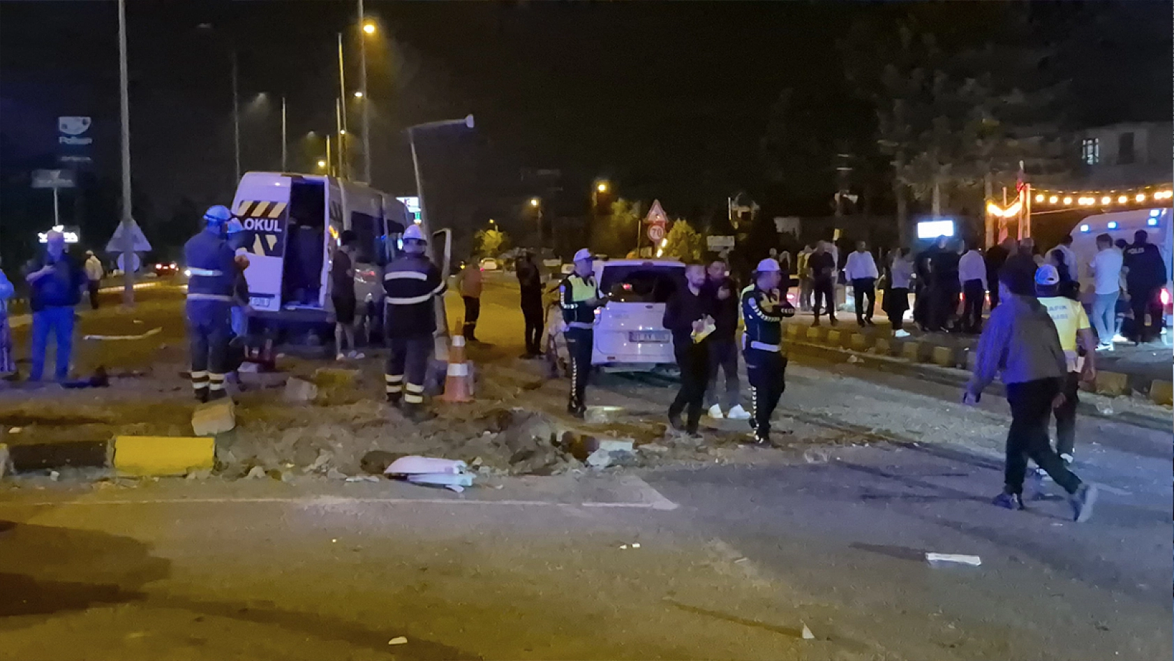 Düğün dönüşü can pazarı: 3'ü çocuk 21 yaralı