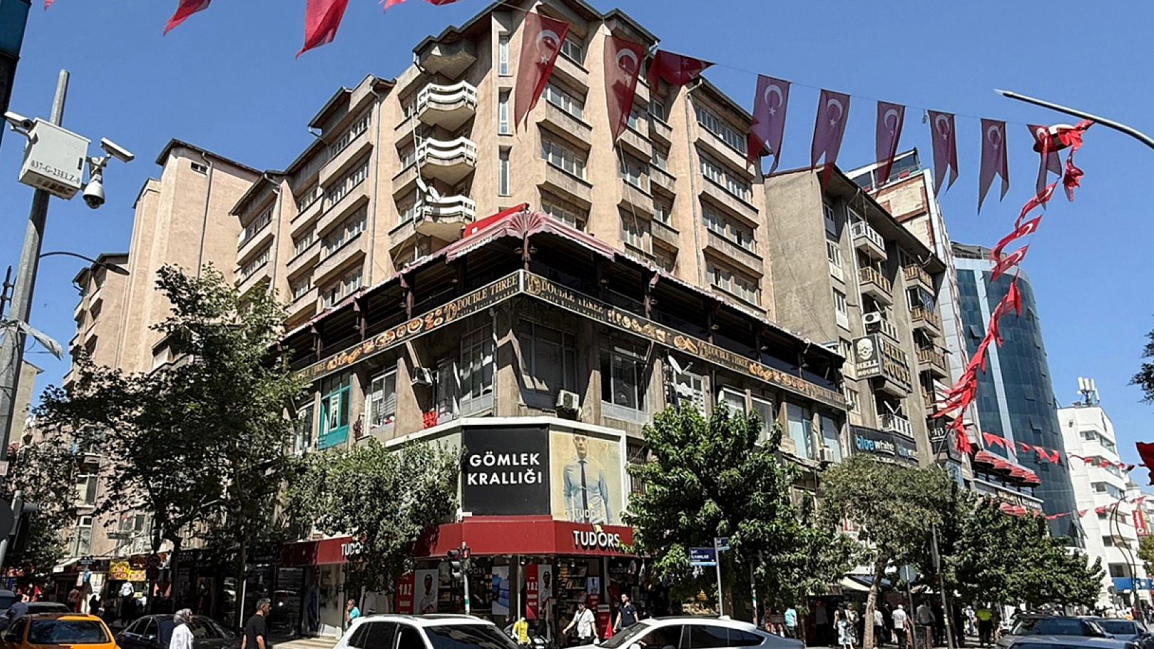 Elazığ'ın ilk AVM'sinin en eski esnafı