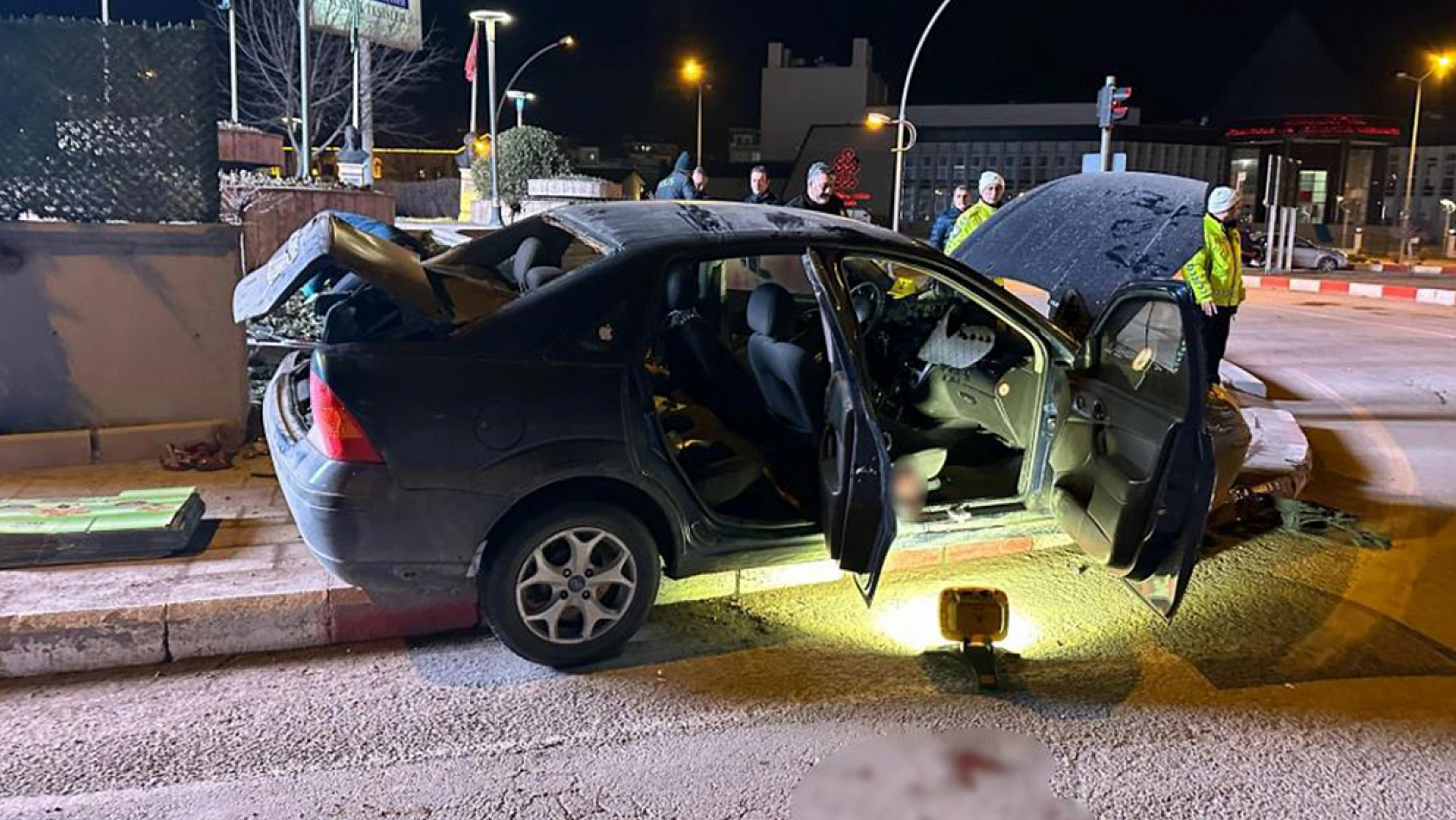 Feci kazada ölü ve yaralı var!