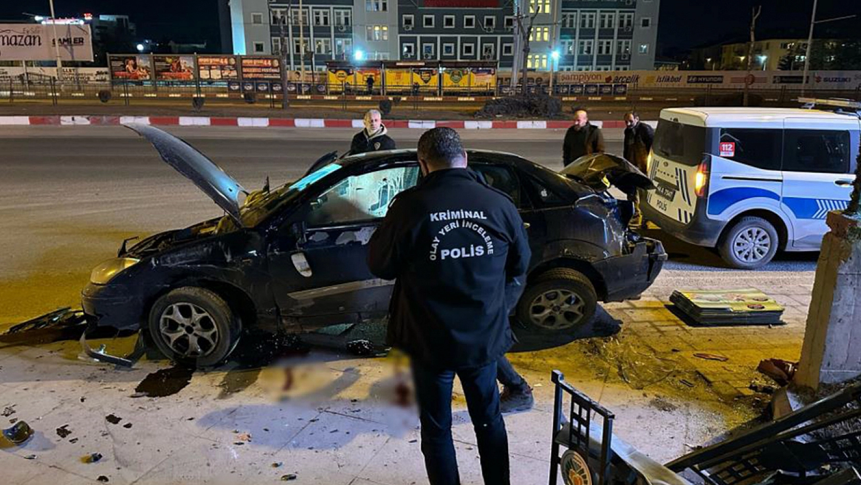 Feci kazada ölü ve yaralı var!