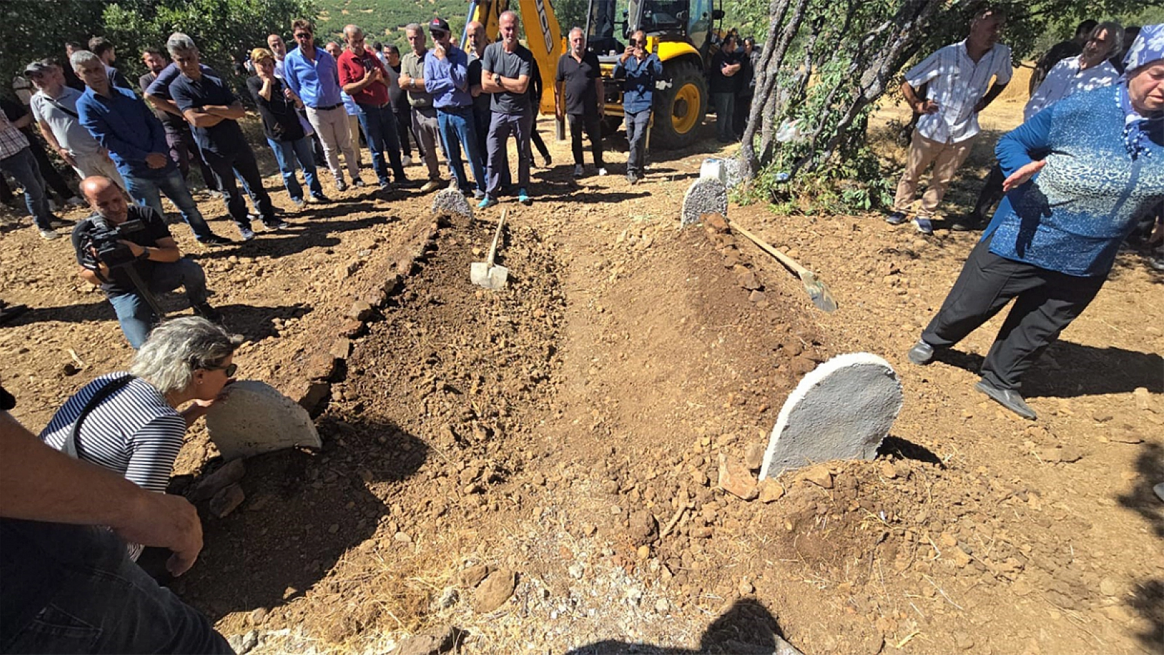 Karakoçan'da cinayete kurban giden çift gözyaşlarıyla uğurlandı